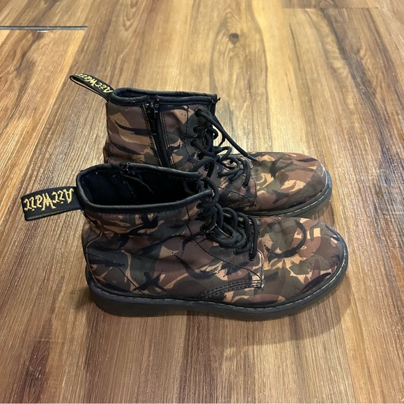 Kids Camo Dr. Martens boots size 4M combat Brown & green - Picture 4 of 9
